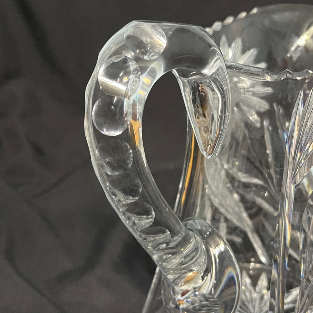 ANTIQUE PAIRPOINT 8" DAISY HAND CUT CRYSTAL PITCHER - 24 PT. STAR CUT BOTTOM - Picture 7 of 9
